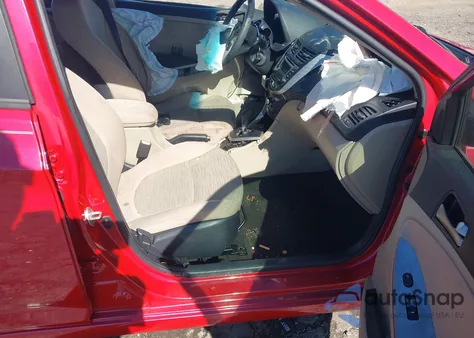 2016 Hyundai Accent Se z USA, uszkodzony, nr VIN KMHCT4AE5GU128531